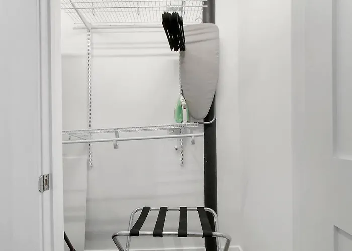 Cozy With In-unit Laundry And Wi-fi! - Montrose 111 Apartamento Chicago