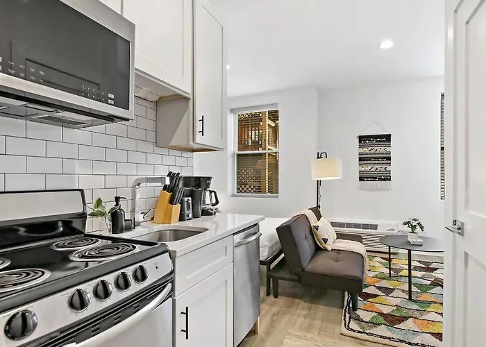 Apartamento Cozy With In-unit Laundry And Wi-fi! - Montrose 111