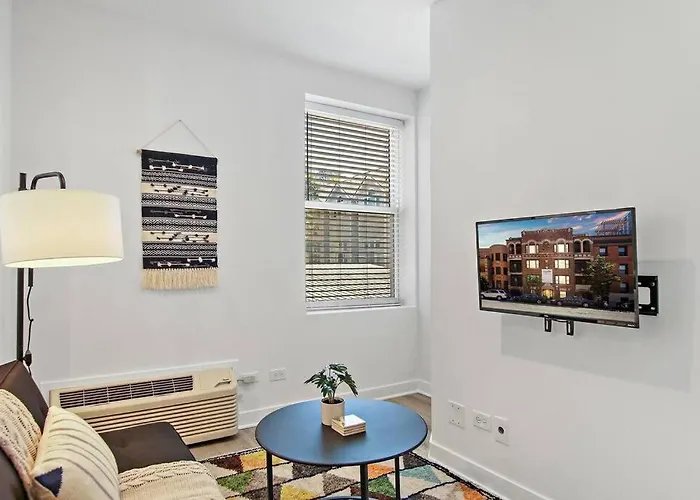 Apartamento Cozy With In-unit Laundry And Wi-fi! - Montrose 111 Chicago